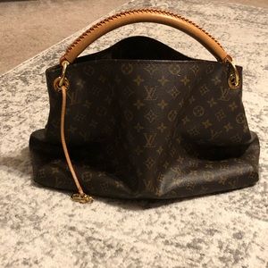 Louis Vuitton Artsy MM